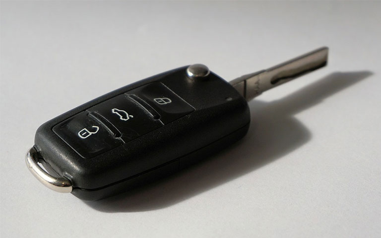 Green locksmith provides car key programing locksmith services in Daytona Beach & Ormond Beach, FL